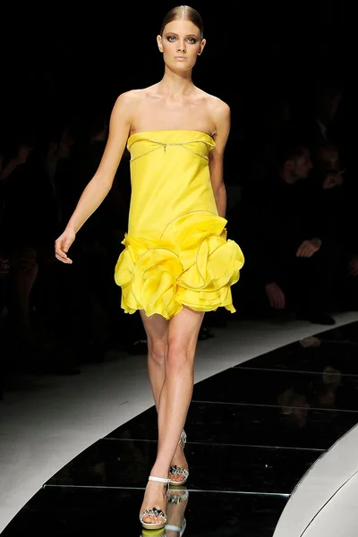 Look 17